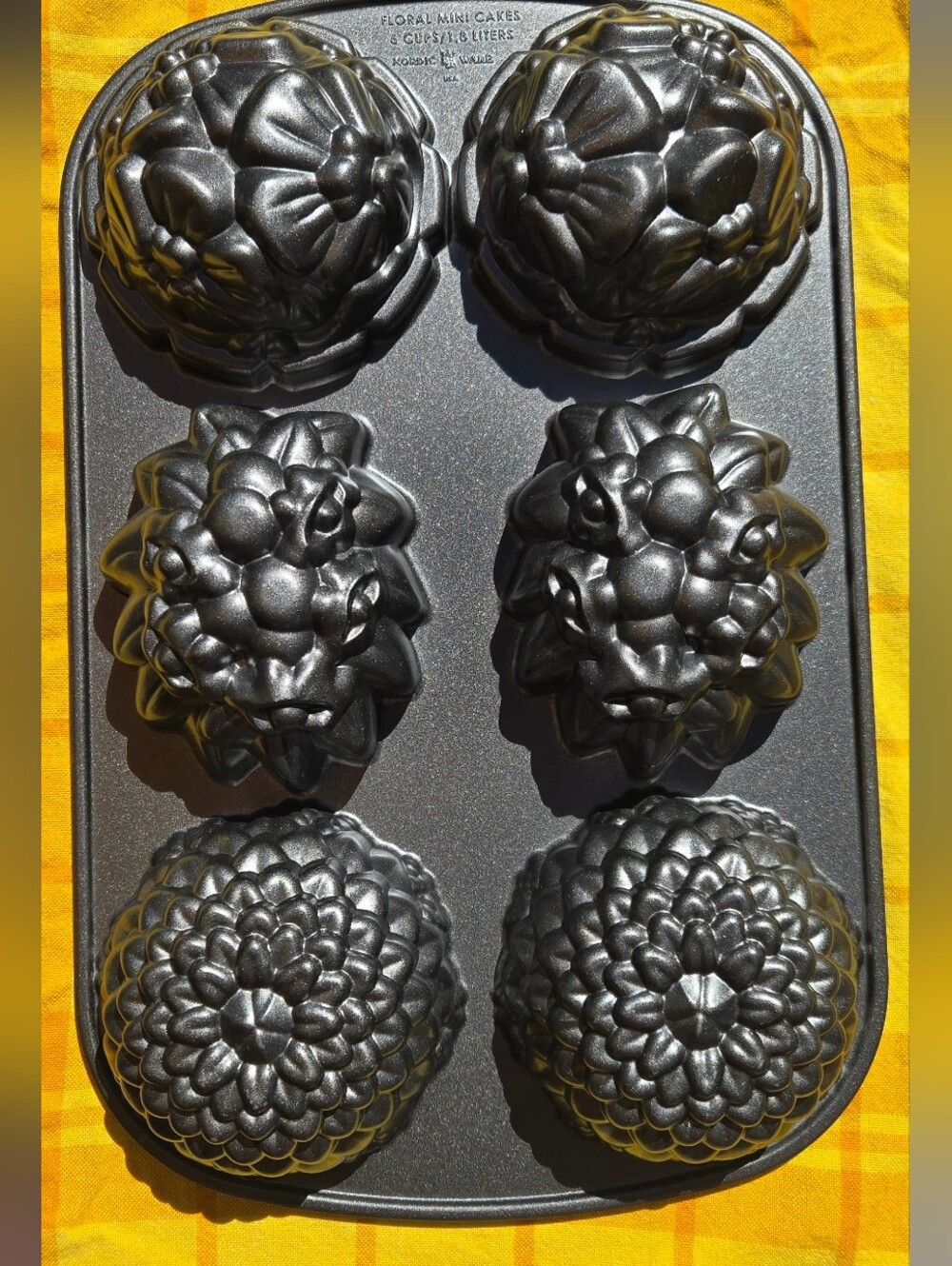 NORDIC WARE Bakeware / Decorative Muffin Pan